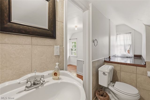 3854 Meadowbrook Boulevard, University Heights, OH 44118