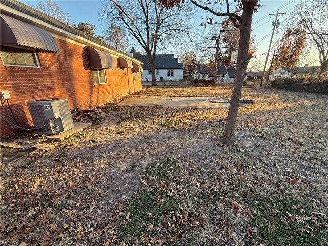 1908 N Bdwy Avenue, Shawnee, OK 74804