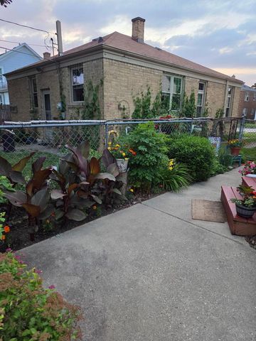 1239 Walton AVENUE, Racine, WI 53402