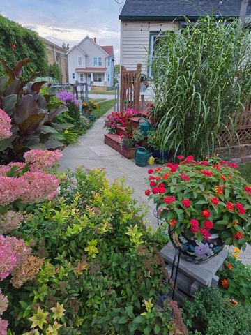 1239 Walton AVENUE, Racine, WI 53402