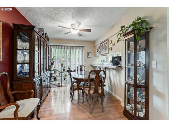11341 Sw SPRINGWOOD Dr, Portland, OR 97223