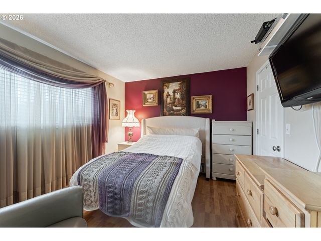 11341 Sw SPRINGWOOD Dr, Portland, OR 97223