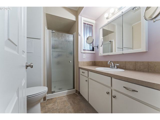 11341 Sw SPRINGWOOD Dr, Portland, OR 97223