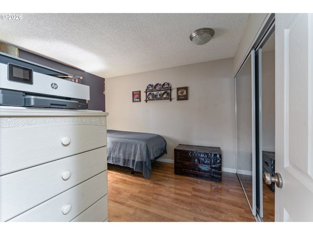 11341 Sw SPRINGWOOD Dr, Portland, OR 97223