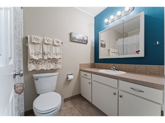 11341 Sw SPRINGWOOD Dr, Portland, OR 97223