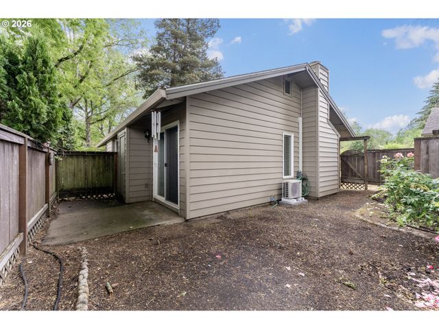 11341 Sw SPRINGWOOD Dr, Portland, OR 97223