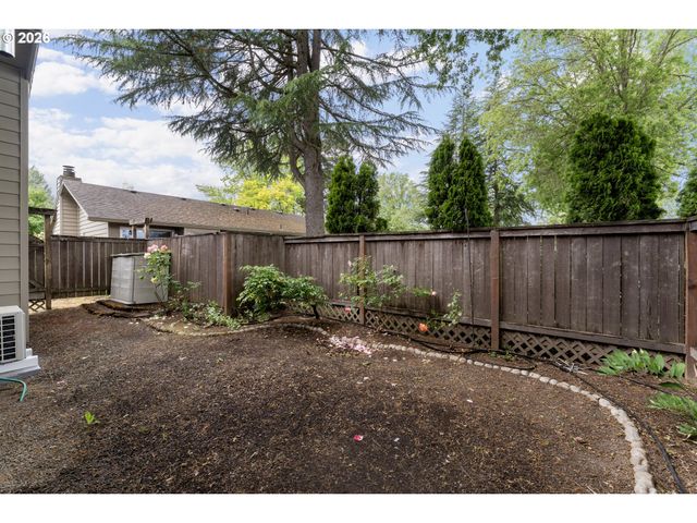11341 Sw SPRINGWOOD Dr, Portland, OR 97223