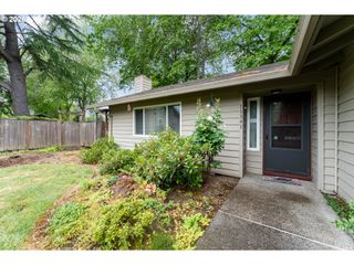 11341 Sw SPRINGWOOD Dr, Portland, OR 97223
