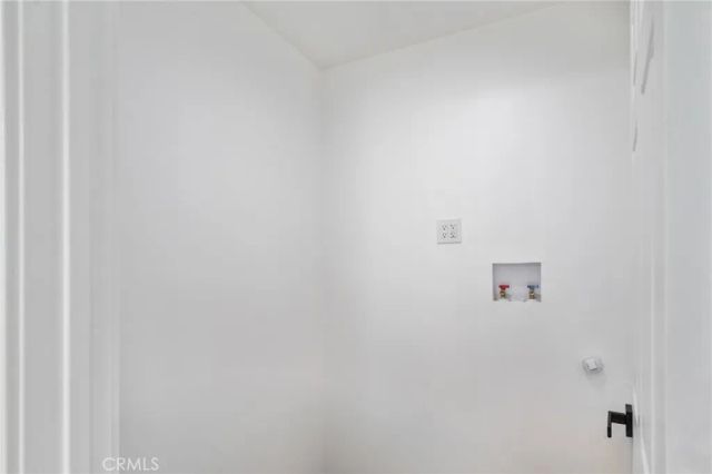 8716 S 10th Avenue, Inglewood, CA 90305