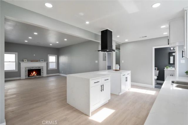 8716 S 10th Avenue, Inglewood, CA 90305