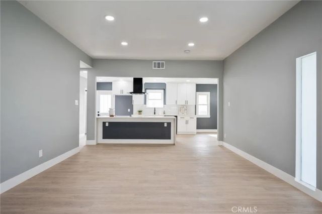 8716 S 10th Avenue, Inglewood, CA 90305