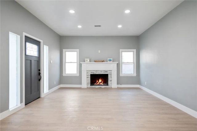 8716 S 10th Avenue, Inglewood, CA 90305