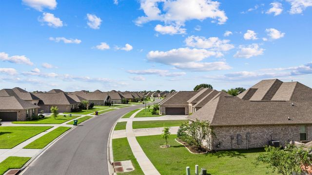 6458 Soaring Dr, Gonzales, LA 70737