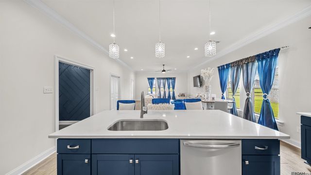 6458 Soaring Dr, Gonzales, LA 70737