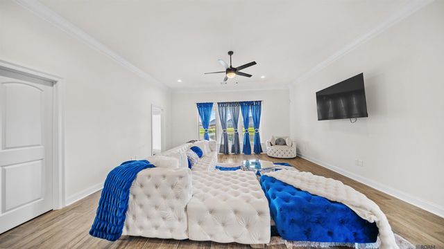 6458 Soaring Dr, Gonzales, LA 70737