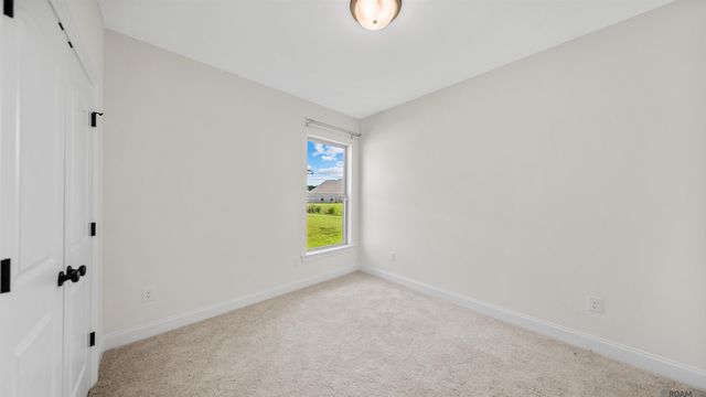 6458 Soaring Dr, Gonzales, LA 70737
