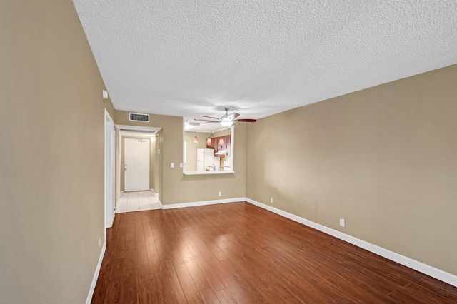 9235 Lagoon Place 308, Davie, FL 33324