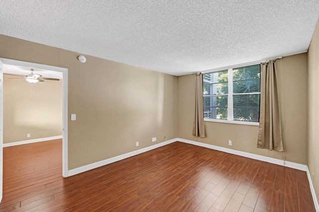 9235 Lagoon Place 308, Davie, FL 33324