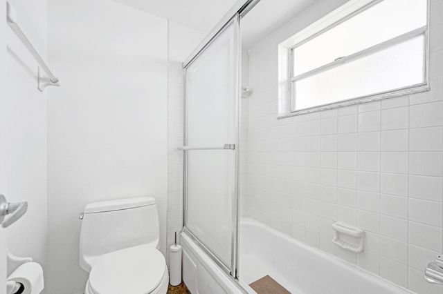 9235 Lagoon Place 308, Davie, FL 33324