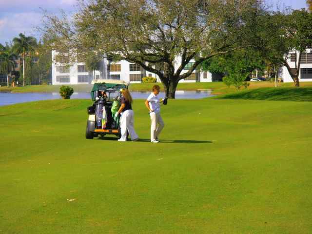 9235 Lagoon Place 308, Davie, FL 33324