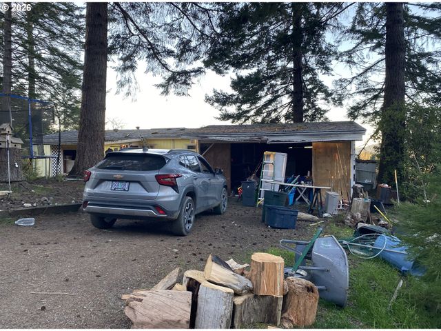 96477 CAPE FERRELO Rd, Brookings, OR 97415