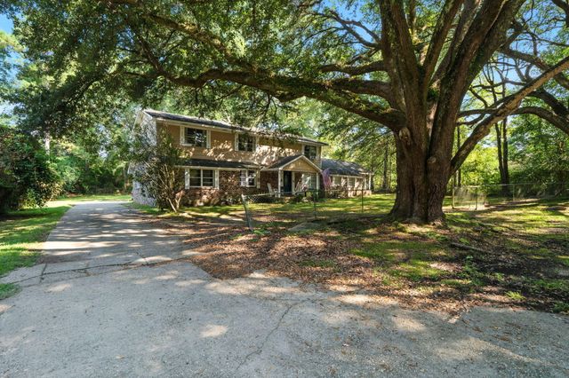 36 Gulf Camp Cir, Lumberton, MS 39455