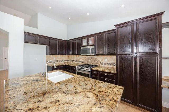 15045 Spring, Fontana, CA 92335