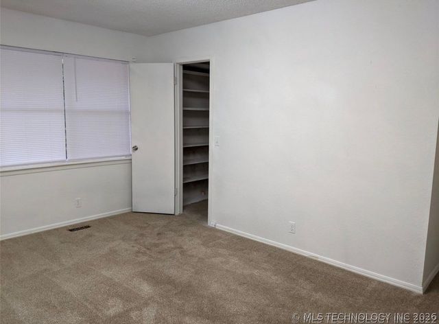 7732 S 69th East Place, Tulsa, OK 74133