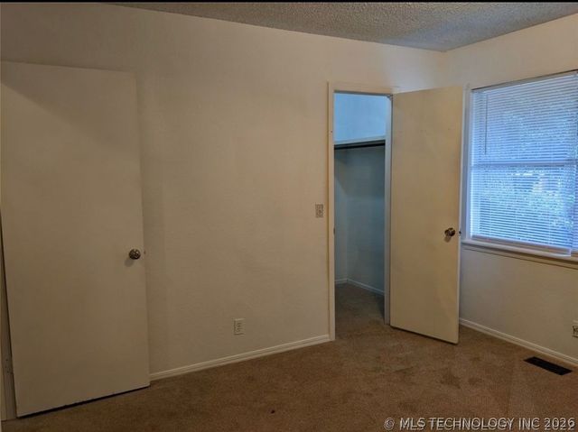 7732 S 69th East Place, Tulsa, OK 74133