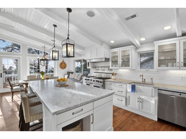 3764 E Chinook Ave, Cannon Beach, OR 97110