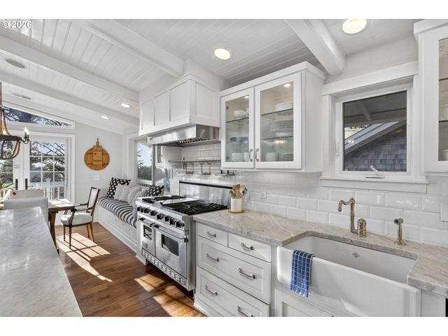 3764 E Chinook Ave, Cannon Beach, OR 97110