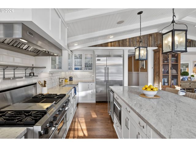 3764 E Chinook Ave, Cannon Beach, OR 97110