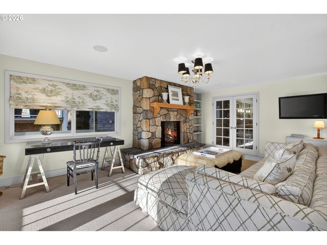 3764 E Chinook Ave, Cannon Beach, OR 97110