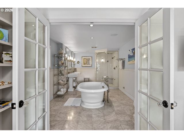 3764 E Chinook Ave, Cannon Beach, OR 97110