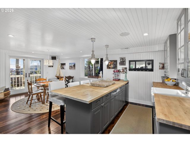 3764 E Chinook Ave, Cannon Beach, OR 97110