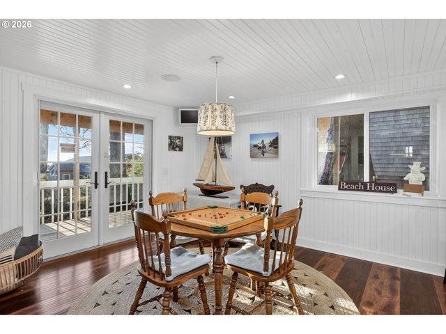 3764 E Chinook Ave, Cannon Beach, OR 97110