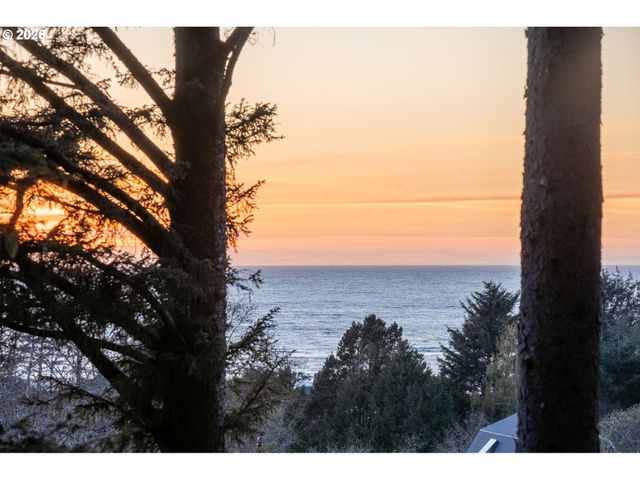 3764 E Chinook Ave, Cannon Beach, OR 97110