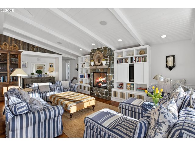 3764 E Chinook Ave, Cannon Beach, OR 97110