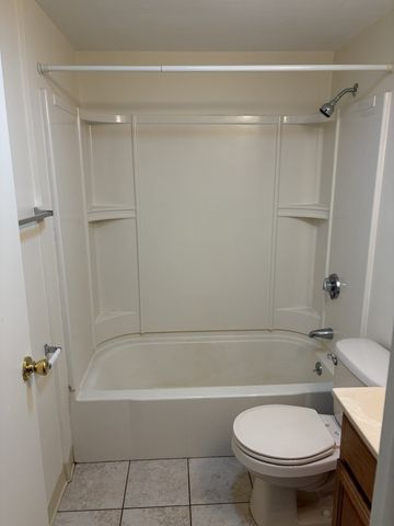 50 Cambridge Road 224, Woburn, MA 01801