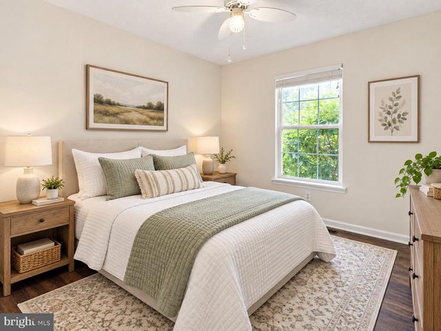 230 PARKSIDE RD, Linden, VA 22642