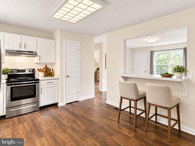 230 PARKSIDE RD, Linden, VA 22642