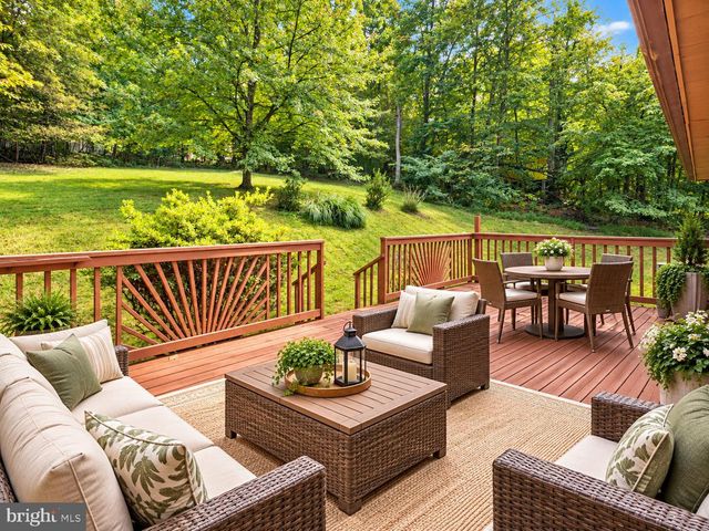 230 PARKSIDE RD, Linden, VA 22642