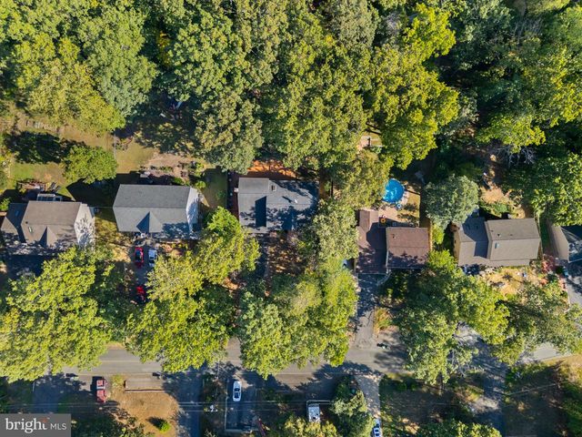 230 PARKSIDE RD, Linden, VA 22642