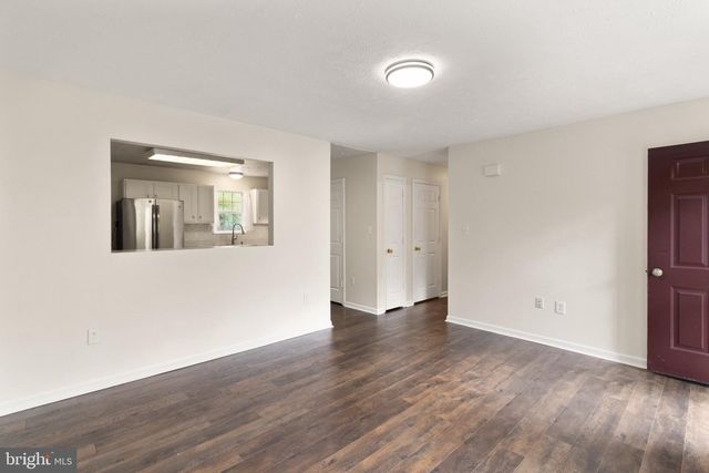 230 PARKSIDE RD, Linden, VA 22642