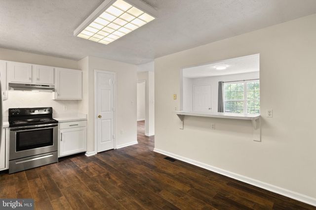 230 PARKSIDE RD, Linden, VA 22642