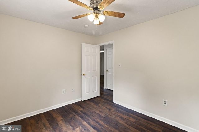 230 PARKSIDE RD, Linden, VA 22642