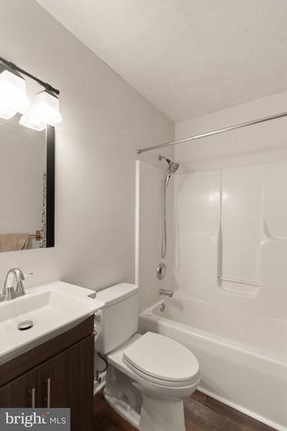 230 PARKSIDE RD, Linden, VA 22642
