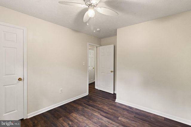 230 PARKSIDE RD, Linden, VA 22642