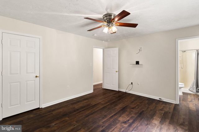 230 PARKSIDE RD, Linden, VA 22642