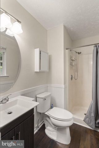 230 PARKSIDE RD, Linden, VA 22642